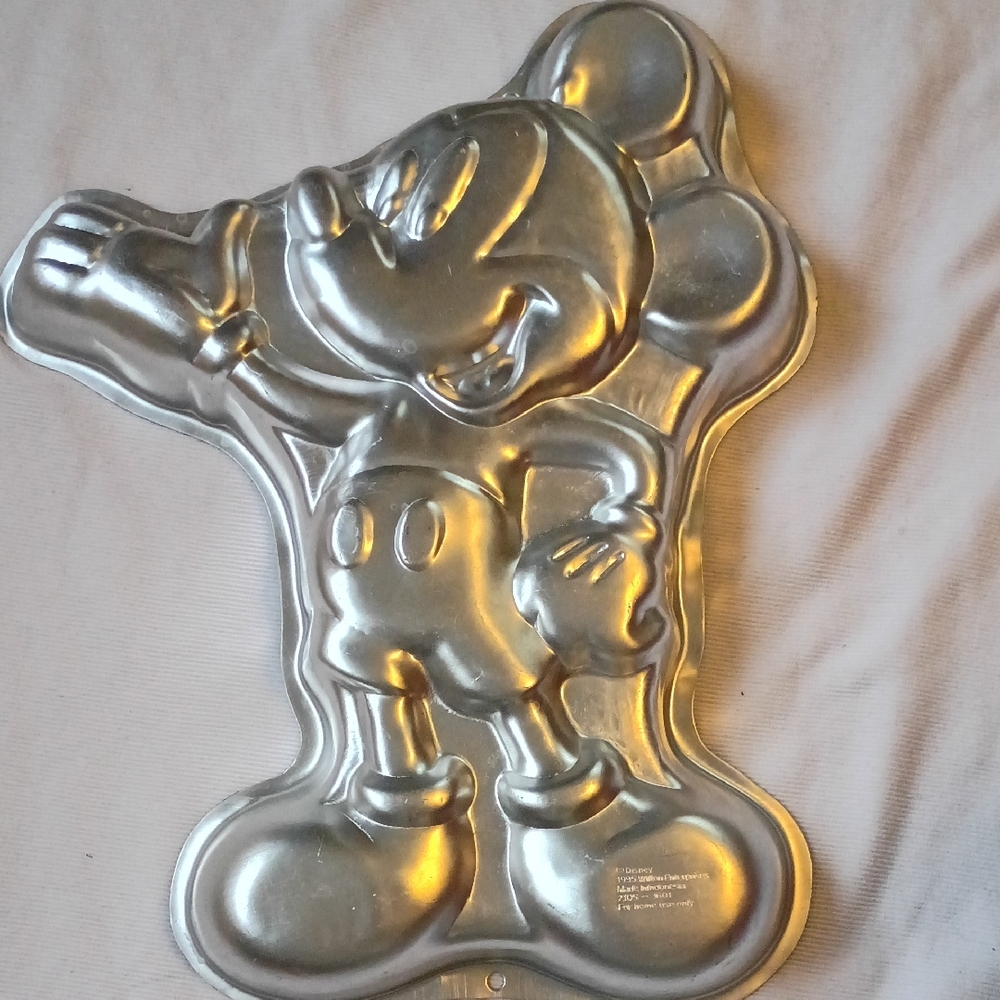 vt. 1995 Wilton Mickey Aluminum Cake Pan